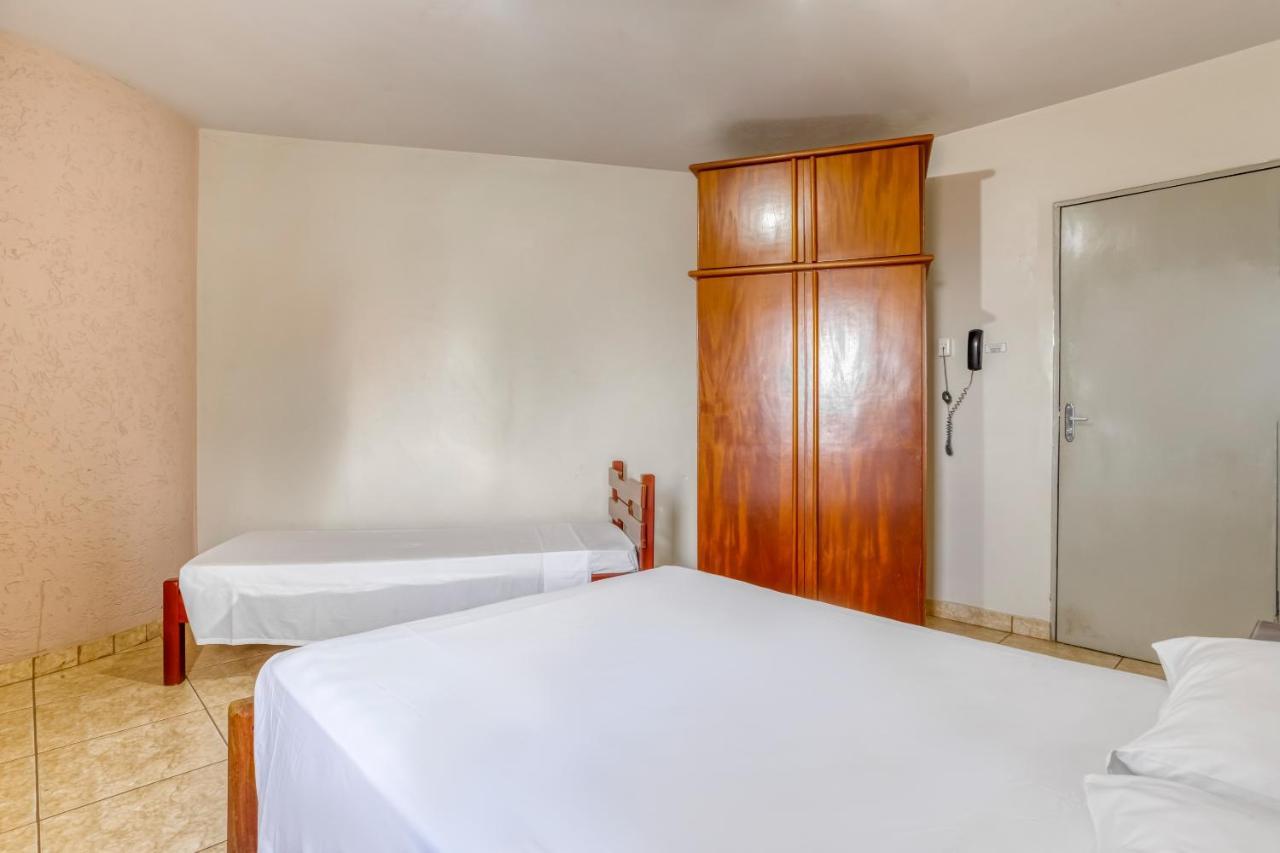 Hotel Aguia Morrinhos  Экстерьер фото